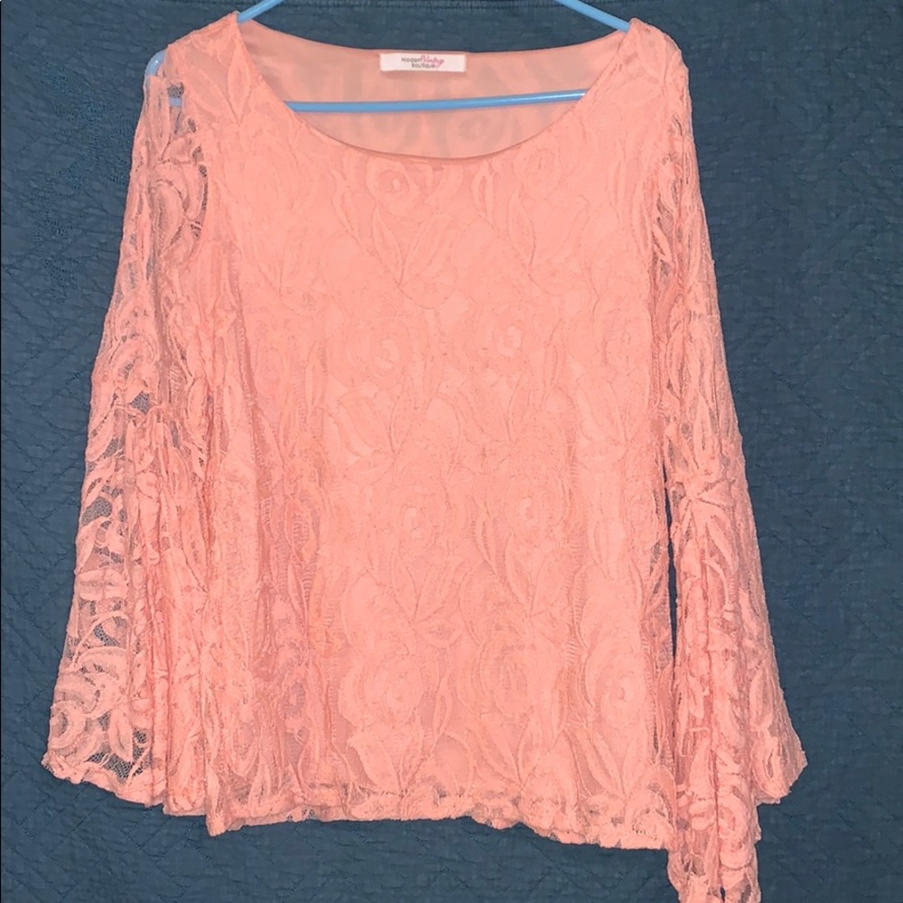Coral boutique top with wide lace sleeves